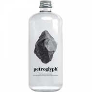 Petroglyph (Петроглиф) минеральная негазированная вода 0,75 л купить с быстрой доставкой - NAPITKIONLINE